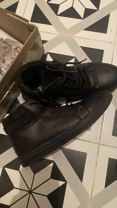 Новые зимние ботинки для мальчика