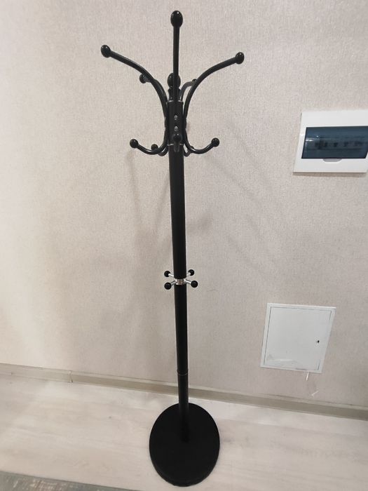 Продам вешалку в отличном состоянии