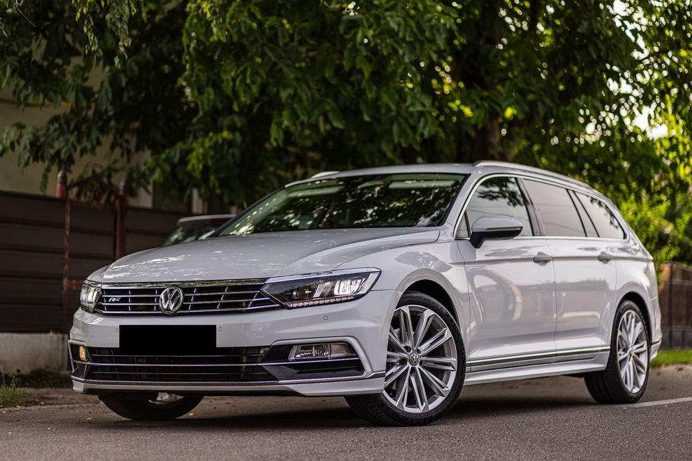 Volkswagen Passat VW Passat B8 R-Line 2016 DSG Virtual Cockpit