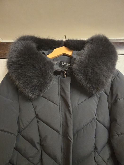 Дамско зимно яке с пухкава яка