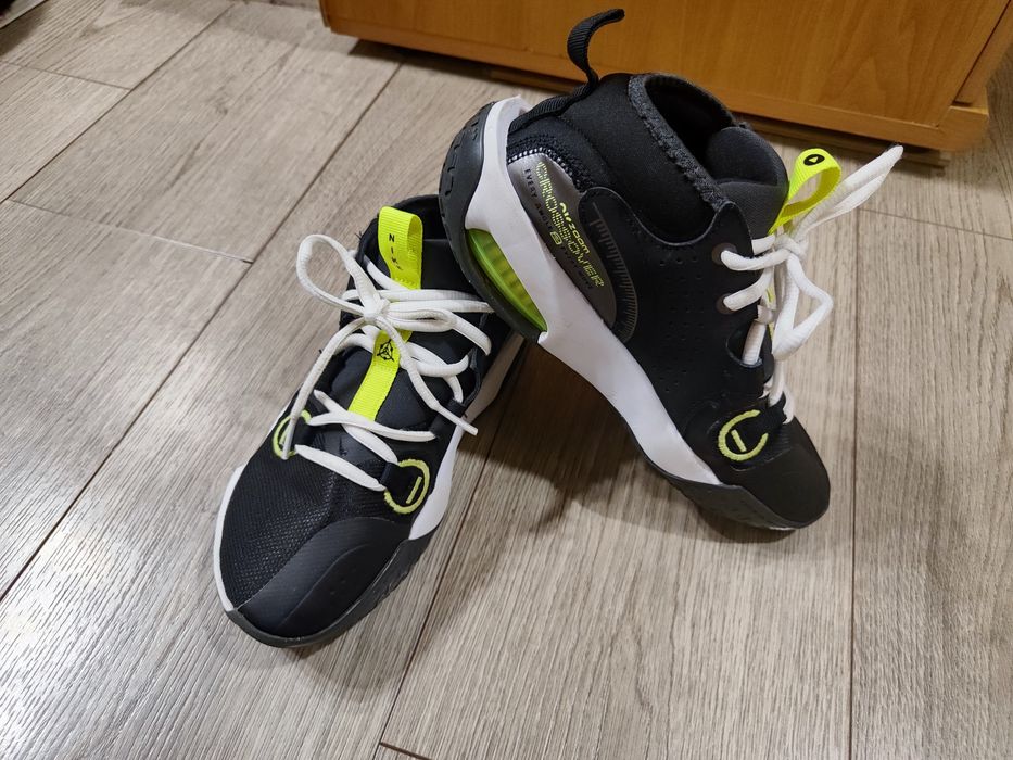 Детски маратонки Nike Air Zoom Crosscourt