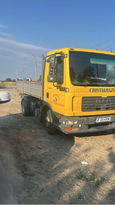 Vand sau inchiriez utilaje de constructii excavator vola basculante