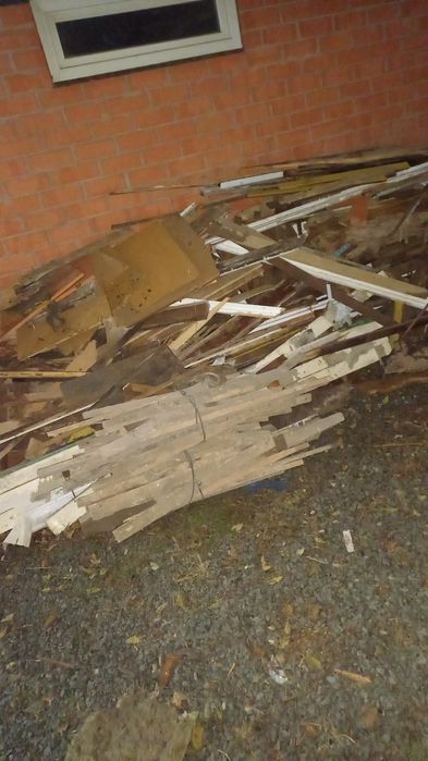 Ағаш бар тегін  берем