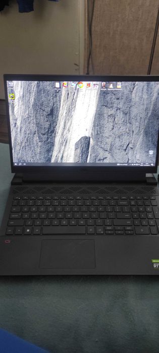 Лаптоп Gaming Dell G15 5511