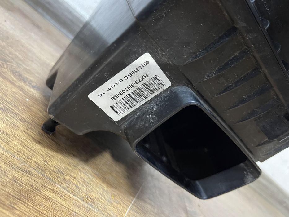 Carcasa filtru aer Jaguar F-Pace 3.0 D 2016-2020 cod HX739H709BB