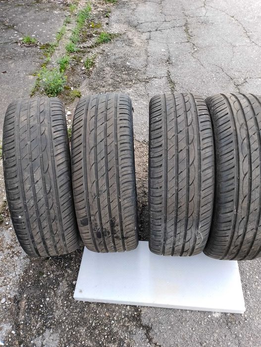 Продавам летни гуми 235/60/18 за джип