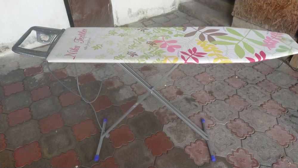 Продам гладильный стол