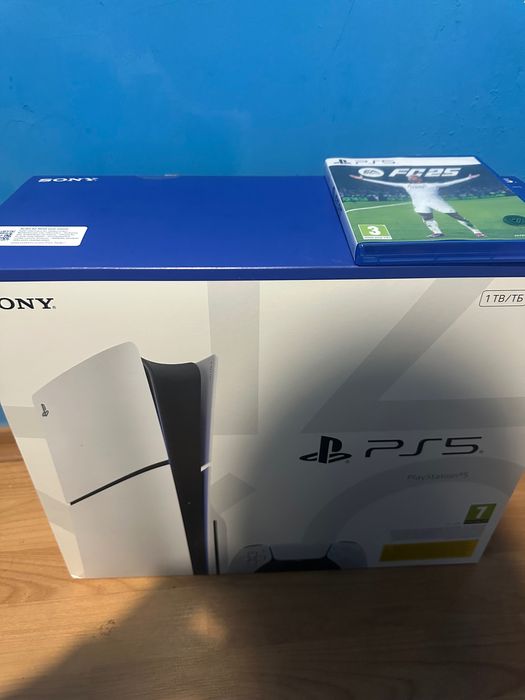 ЧИСТО НОВ PS5 Disc Edition + DualSense + FC 25, гаранция до 02/2027г.