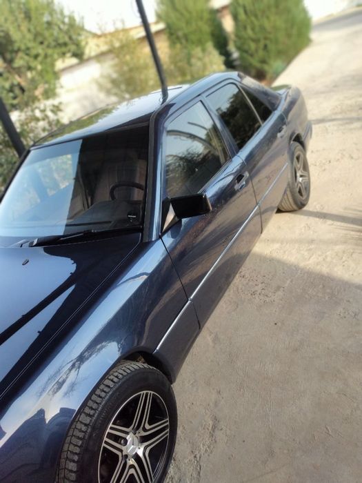 Mercedes w 124 300 E sotiladi