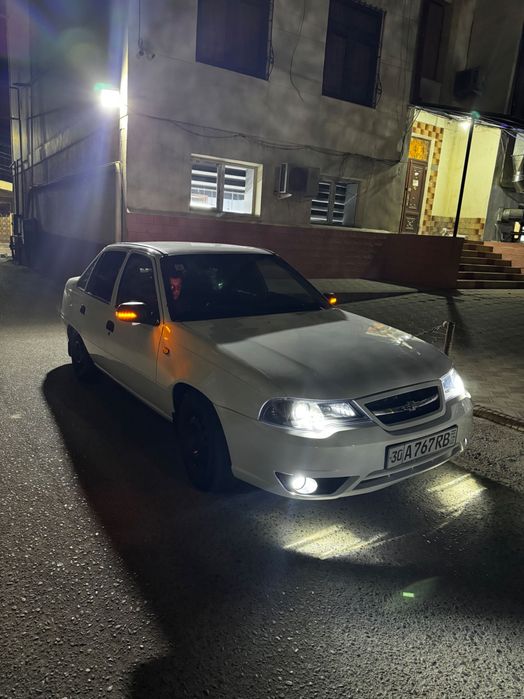 Нексия 2 2013 года люкс позиция 1.6 Донс матор