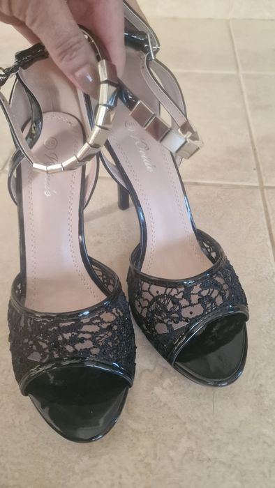 Sandale de lac cu dantela