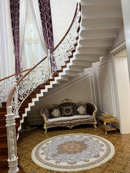 Сдаётся дом в Яккасарайском районе 10 комнат укомплектован с ремонтом