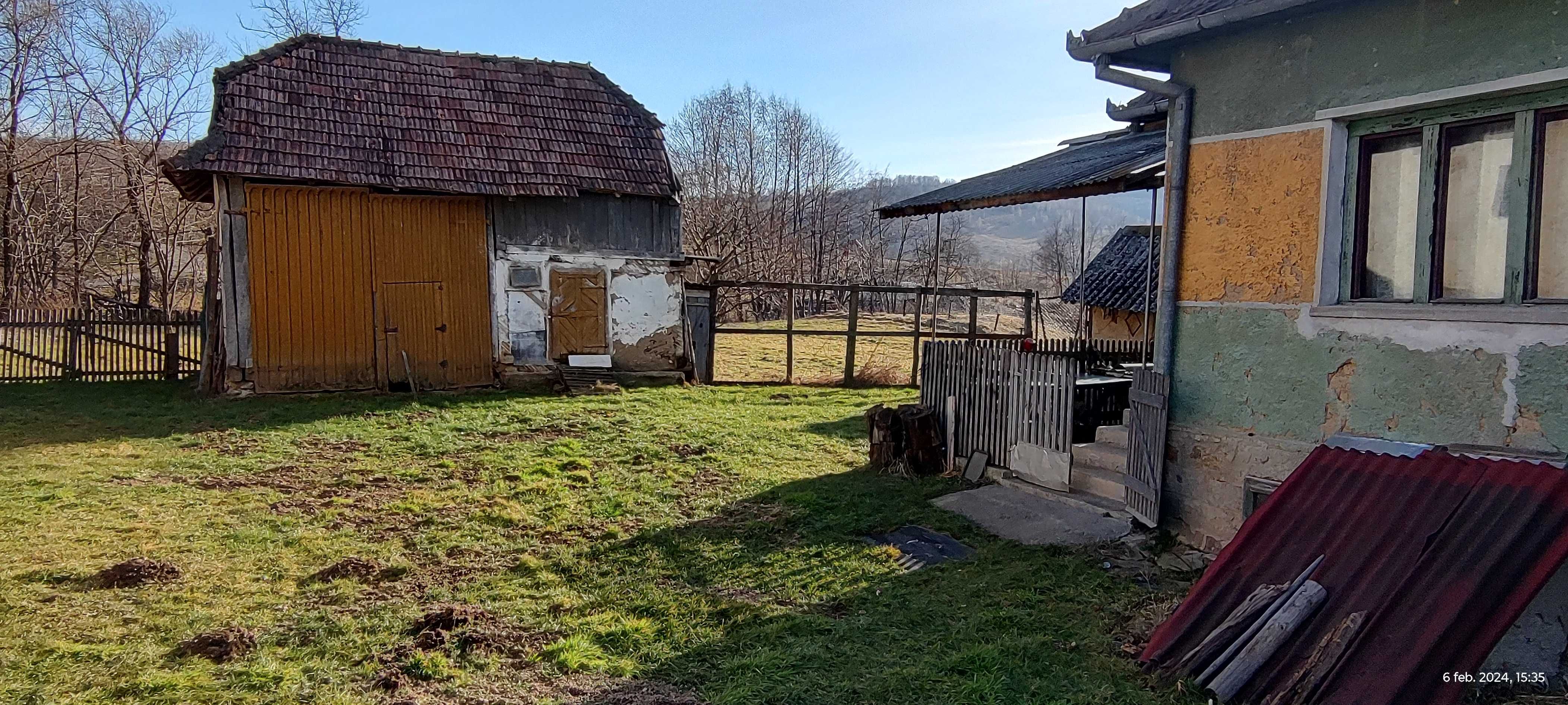 Casa de vînzare ..sat Vinatori com.ciucea  cu acte în regula