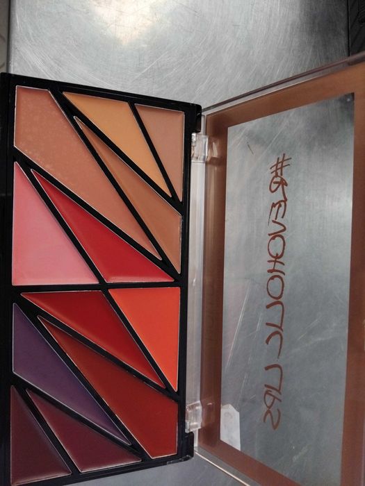 Червила палитра дъга