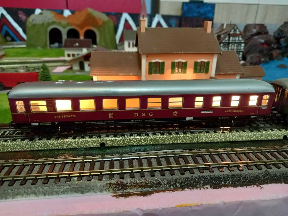 Vagon restaurant Marklin 4024 - trenuri electrice scara HO (1/87)