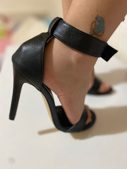 Sandale noi foarte dragute