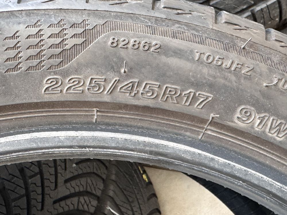 225/45/R17 Bridgestone Turanza 2бр летни dot4320 6-7мм