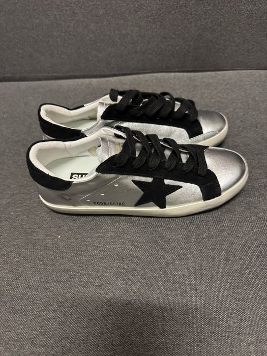 Дамски спортни обувки