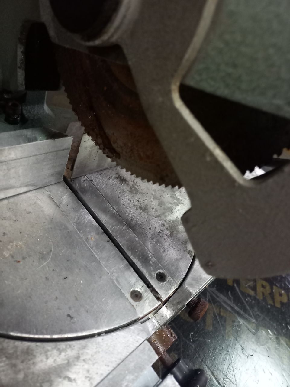 Настолен циркуляр метали алуминий, отсервизиран профи машин