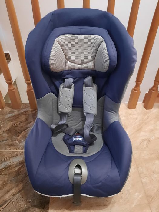 Vând scaun auto chico