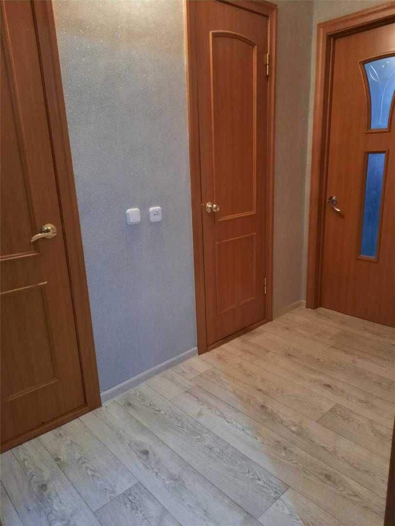 Продам 3-комнатную квартиру на 8 микрорайоне (1 кол), 68 м², 3/9 этаж