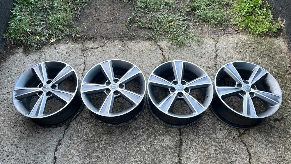 Продам литые диски на шевроле круз/Опель на 17 (5х105 D56,6)