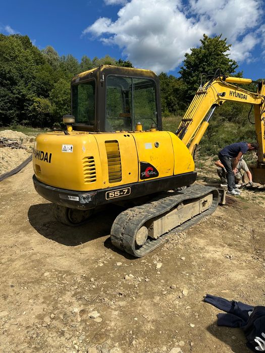 Vand escavator hyundai