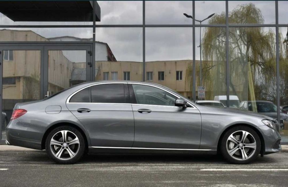 Vând Mercedes Benz E220d W213 / MULTIBEAM-LED / Widescreen / Înmat. RO