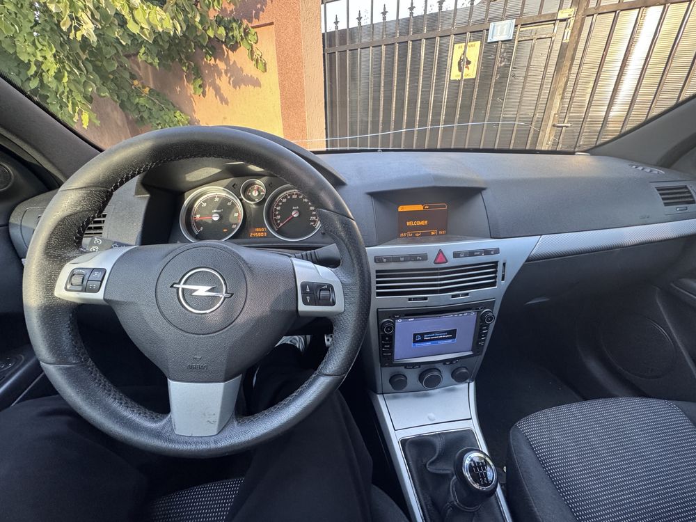 Vand Opel astra h gtc 1.9 150HP