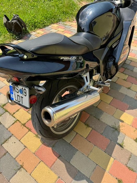 Honda cbr1100 super blackbird 1997