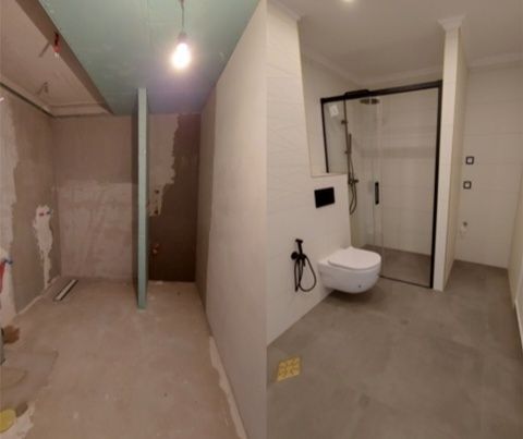 Renovam apartamente garsonieri zugraveli parchet baii,etc.