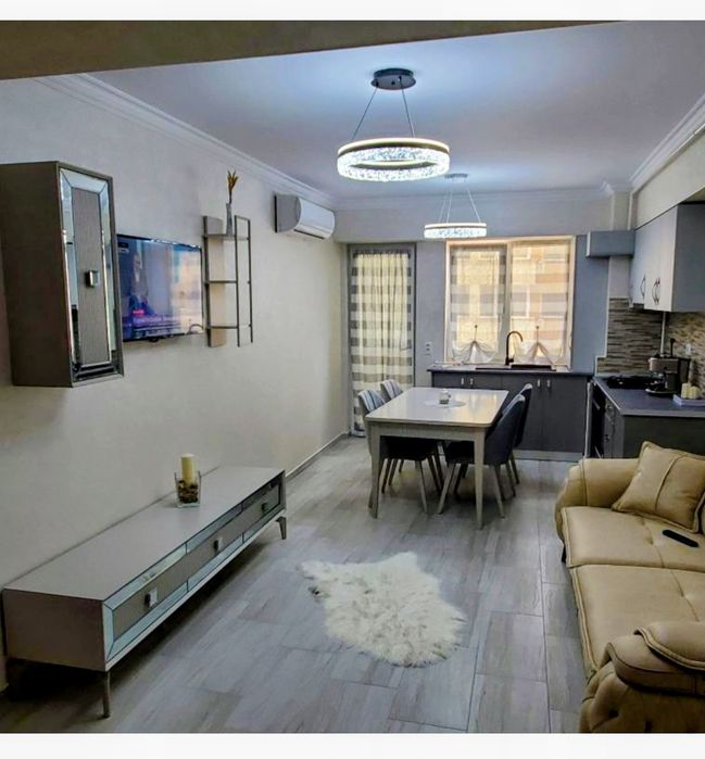 Ofer spre închiriere apartament cu 3 camere