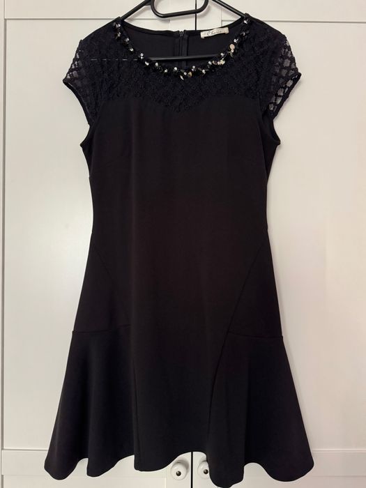 Черна елегантна рокля