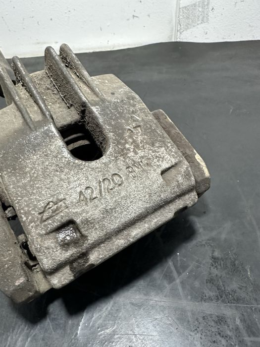 Etrier frana dreapta spate BMW Seria 5 e60 E61 2.5 diesel 525d 177cp