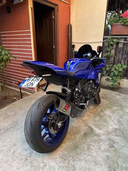 Yamaha R1 Model 2024