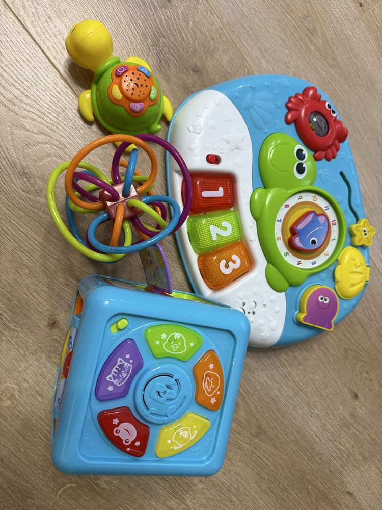 Развивающие игрушки до 1,5 лет в идеальном состоянии