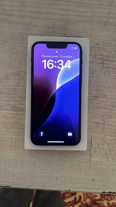 Продаю айфон 13 128