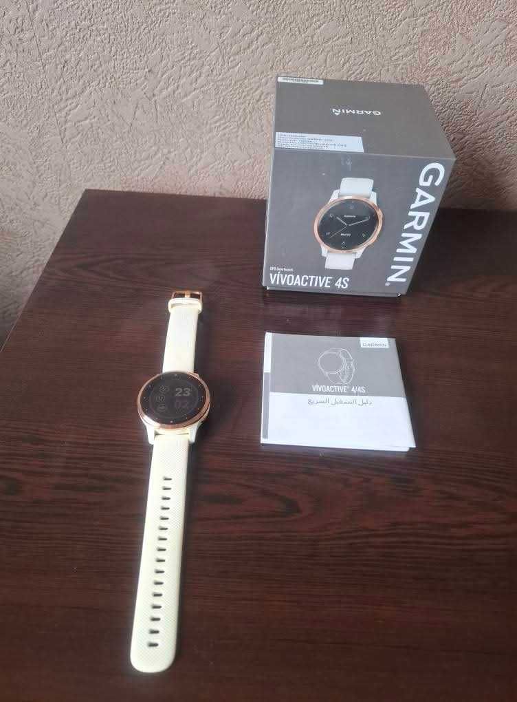 Часовник Garmin Vivoactive 4s
