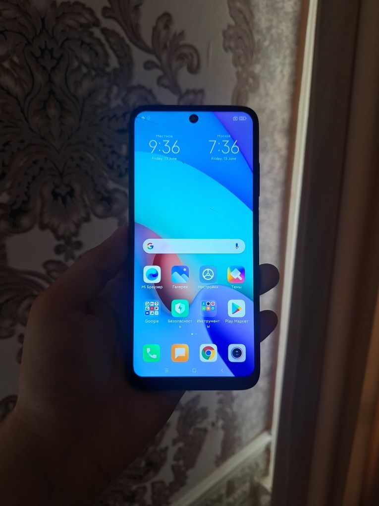 Srochno Redmi Note 11 128g  2sim Vetnam sotiladi