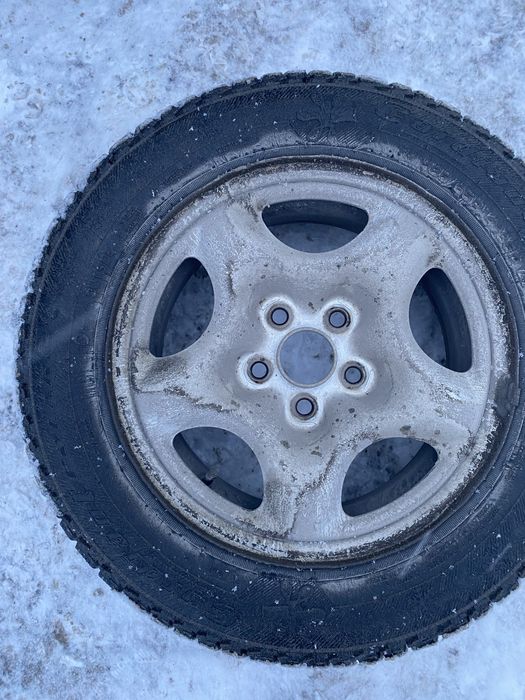 Продам диски с шинами комлект