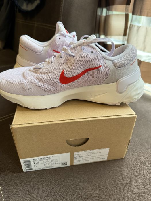 Дамски маратонки Nike