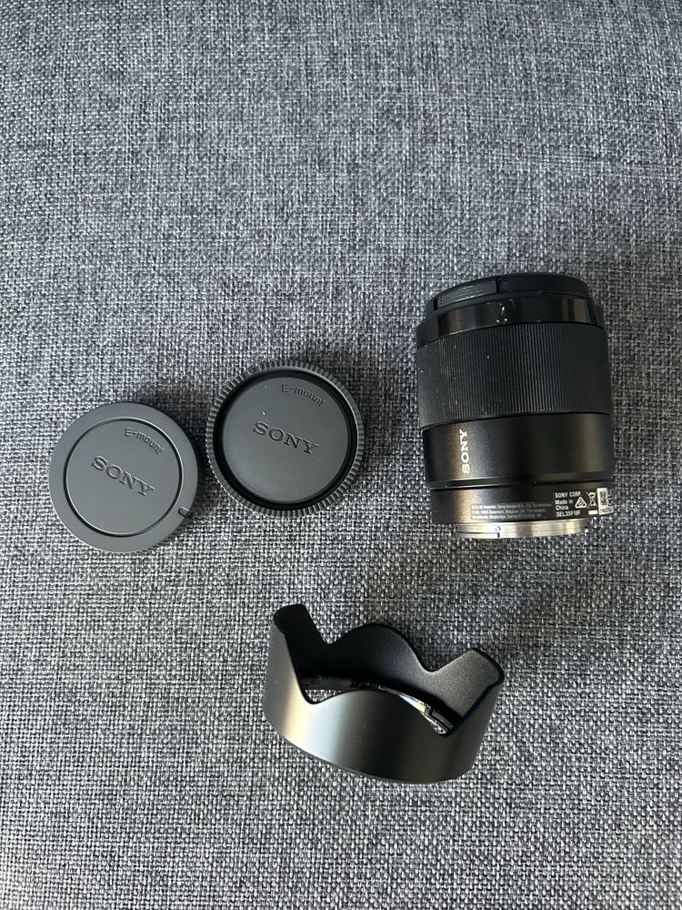 Обектив Sony FE 35mm F/1.8