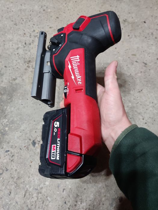 Pendular Milwaukee M18 FBJS 2023
