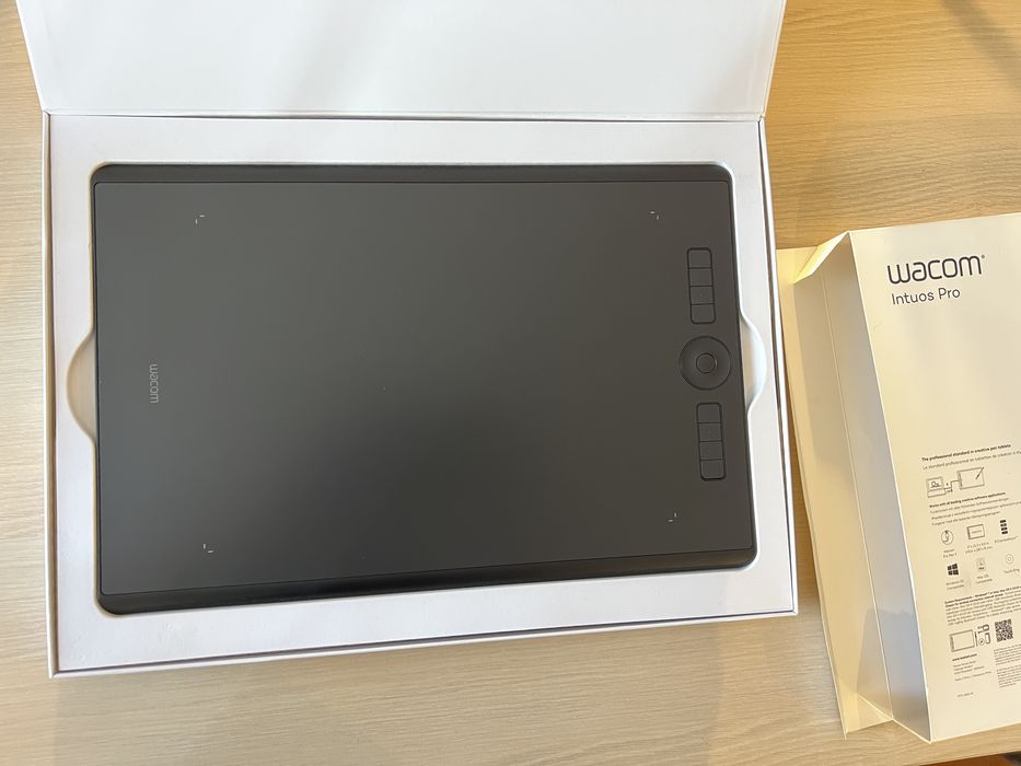 Tableta grafica noua Wacom Intuos Pro L
