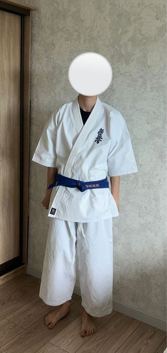 Кимоно шинкиокушинкай каратэ и шлем