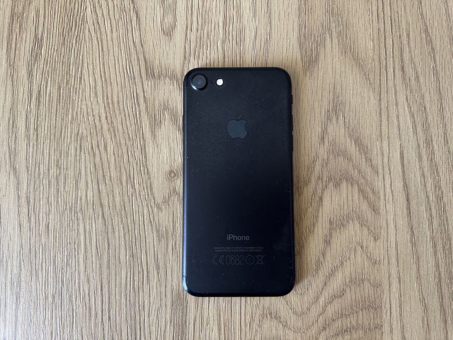 iPhone 7 черен 128гб