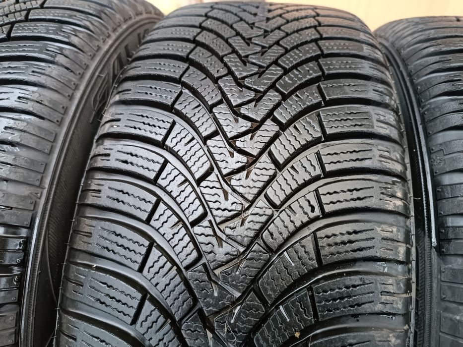 4бр. зимни гуми 215/50/17 Falken