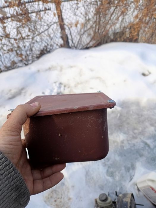 Металлическая распределительная коробка