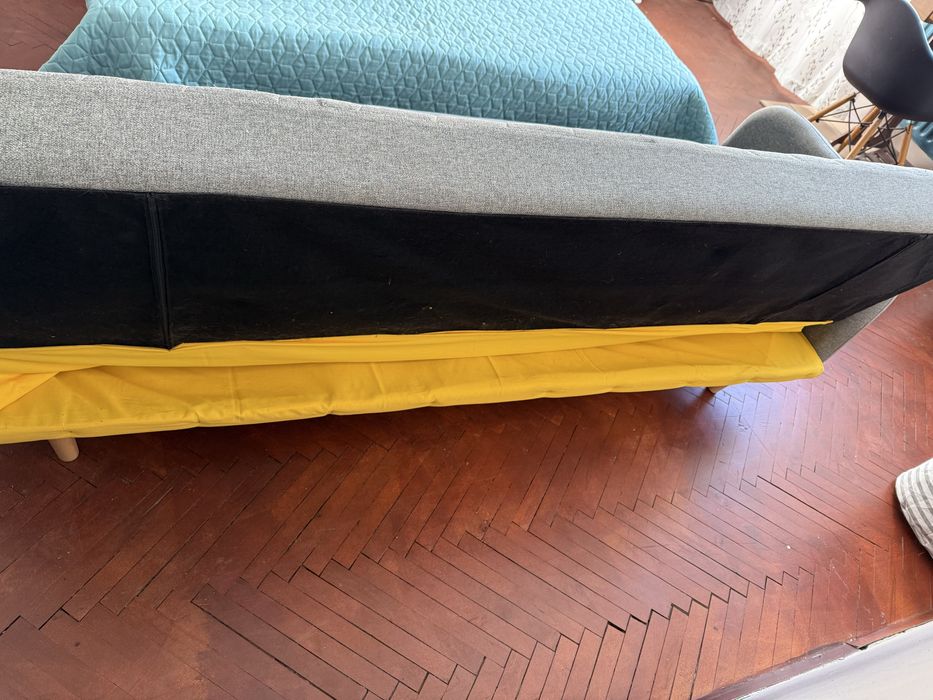 Разтегателен диван