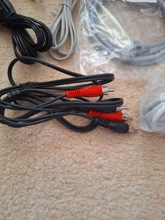 USB кабели, различни видове.
